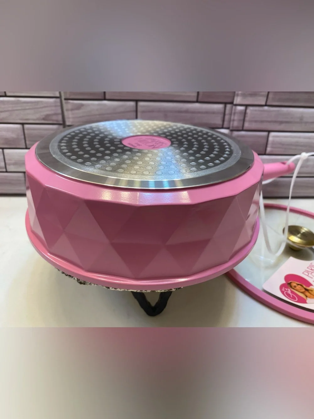 Paris Hilton❤️ 3 Quart Pink Cast Aluminum Sauté Pan Raised Diamond New